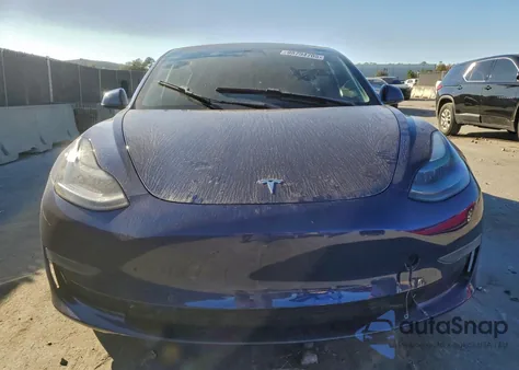 2021 Tesla Model 3 z USA, uszkodzony, nr VIN 5YJ3E1EA9MF046410